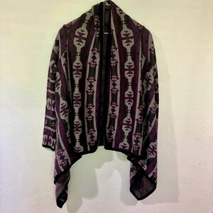 H&M Women’s Small Cardigan Sweater purple
Grey Aztec warm quirky EUC